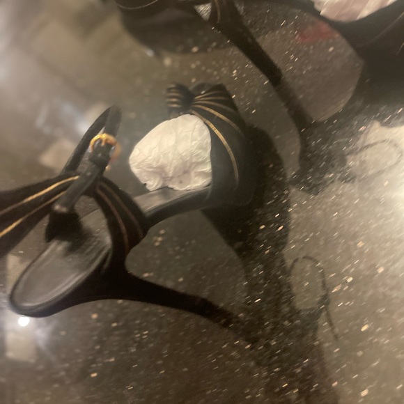 Vintage Gucci high heals black and gold 5” - Picture 4 of 9